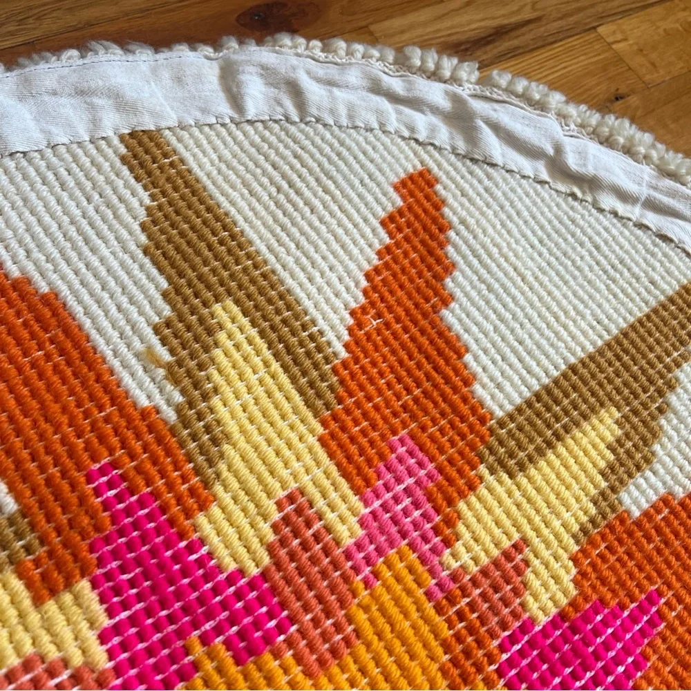 Round Wool Rug with Starburst Design - Picture 8 of 10